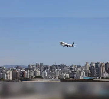 Imagem ilustrativa da imagem Idoso tenta pegar voo com a mulher morta em cadeira de rodas