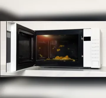 Imagem ilustrativa da imagem Micro-ondas sujo? Veja métodos de limpeza que vão deixar tudo brilhando!