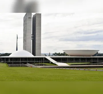 Imagem ilustrativa da imagem Câmara dos Deputados publica edital de concurso; salários chegam a R$ 30 mil
