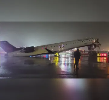 Imagem ilustrativa da imagem Avião colide com caminhão de bombeiros em Nova York e deixa 2 mortos