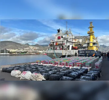 Imagem ilustrativa da imagem Espanha apreende 10 toneladas de cocaína em navio que fez escala no Brasil