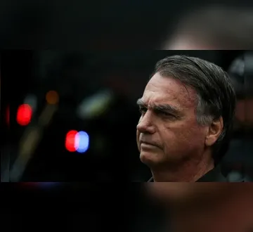 Imagem ilustrativa da imagem Bolsonaro deixa prisão pela 1ª vez para cirurgia em hospital no DF