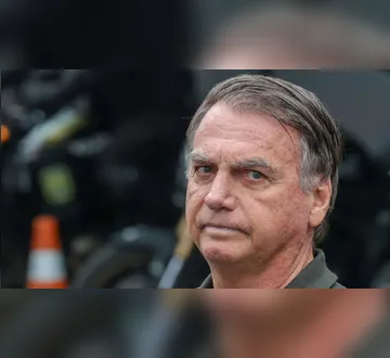 Imagem ilustrativa da imagem Bolsonaro passa por nova cirurgia após soluços, diz Michelle