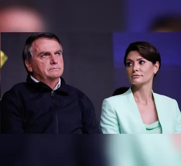 Imagem ilustrativa da imagem Michelle afirma que Bolsonaro caiu e bateu a cabeça na cela&nbsp;