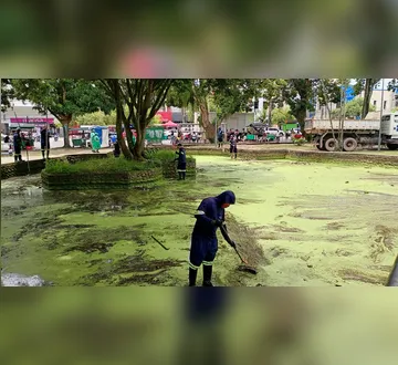 Imagem ilustrativa da imagem Limpeza na Praça Dom Pedro II recolhe 80 toneladas de lixo