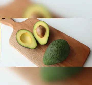 Imagem ilustrativa da imagem Como conservar abacate depois de cortado? Aprenda truques fáceis