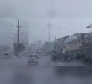 Imagem ilustrativa da imagem Belém tem alerta laranja de chuva e vento nesta quarta (04)