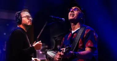 O show nasceu a partir do lançamento do álbum homônimo, disponibilizado nas plataformas digitais nesta sexta-feira (17). O projeto resgata e reinventa um espetáculo apresentado há mais de uma década, agora registrado em estúdio.