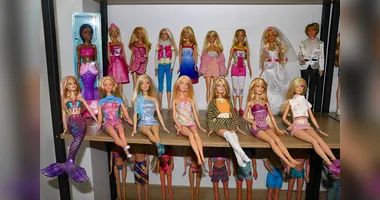 Boneca mais famosa do mundo é celebrada neste 9 de março