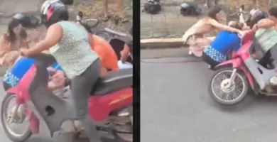 Imagem ilustrativa da imagem VÍDEO: Motociclista cai sobre a vítima ao parar para olhar acidente