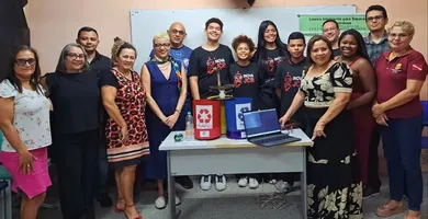 Imagem ilustrativa da imagem Estudantes de Ananindeua criam lixeira com uso de IA