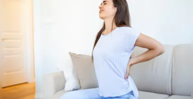 Imagem ilustrativa da imagem Dor na coluna ao levantar peso? Veja o que mudar na postura