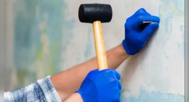 Segundo a dica, limpeza prévia  melhora o acabamento como também evita que resíduos interfiram na aderência do prego.