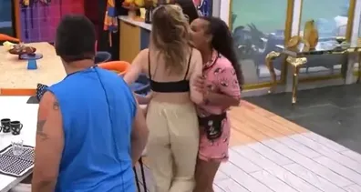 Imagem ilustrativa da imagem BBB 26: Público pede expulsão de Sol Vega por empurrar Ana Paula Renault