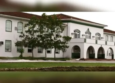 Os contratos são temporários, com jornada de 20 ou 40 horas semanais.