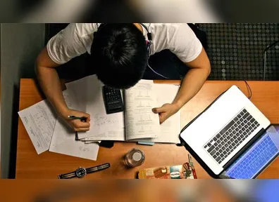 O certame vai selecionar profissionais para duas áreas distintas, sendo as oportunidades divididas entre cargos de professor e funções administrativas da Secretaria.