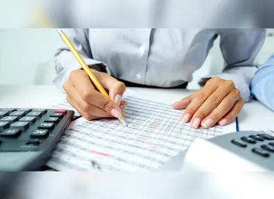 As remunerações iniciais variam conforme o cargo e o nível de escolaridade.