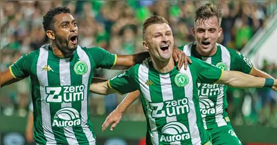 Walter Clar (centro) abriu o placar