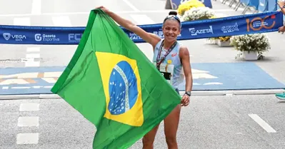 Atleta brasileira Núbia de Oliveira, terceiro lugar da categoria feminina da 100ª Corrida Internacional de São Silvestre.