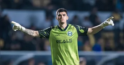 Goleiro foi o grande destaque do título da Série B, ficando 17 jogos sem sofrer gols