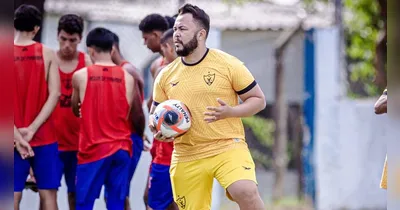 Hecton tinha apenas 33 anos e morreu na noite de quinta-feira (15), vítima do grave acidente envolvendo o ônibus que transportava a delegação sub-20 do Águia de Marabá.