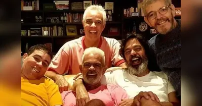 Duda (de preto) morreu na última quarta-feira (1º).