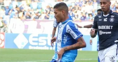 O atacante preocupou quando ficou desacordado após forte choque durante o RexPa