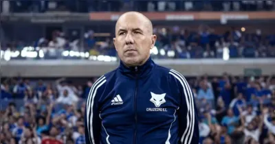 Leonardo Jardim chega ao Flamengo com a missão de reconstruir o time após a crise e a troca no comando técnico.