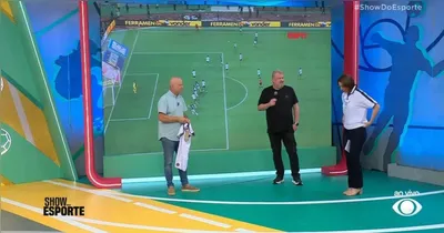 Durante o Show do Esporte, Glenda Kozlowski vestiu a camisa do Remo em homenagem ao retorno do clube à elite.