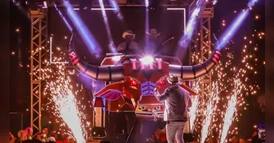 A famosa aparelhagem Carabao é uma das grandes atrações da "noite feliz", em Belém.