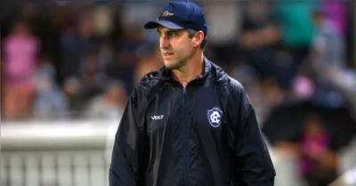 Léo Condé avalia derrota do Remo para o Bragantino, destaca "desatenção no segundo tempo", reconhece equilíbrio na primeira etapa e projeta reação com foco na Copa do Brasil.