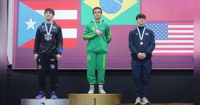 Arthur Estevão no topo do pódio.