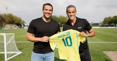 Pentacampeão acompanhou a preparação da equipe para o amistoso contra a França