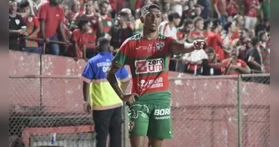 Negociação do atacante Maceió na janela de transferências falha.