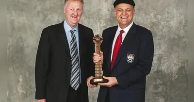 Oscar Schmidt, o icônico "Mão Santa" e suas conquistas memoráveis.