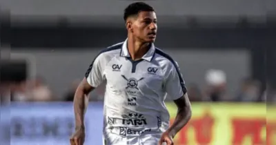 Marrony deixa o Remo após 21 jogos e dois gols e segue, por empréstimo, para o Atlético Goianiense na sequência da temporada.