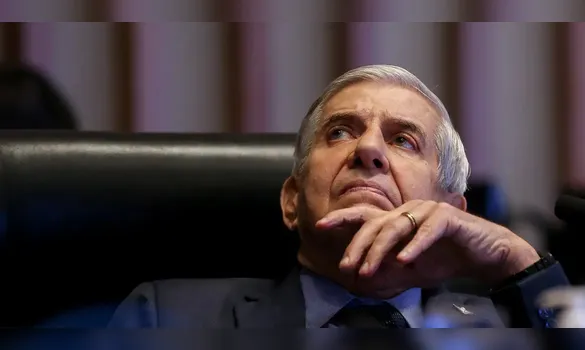 Imagem ilustrativa da imagem Alexandre de Moraes concede prisão domiciliar para Augusto Heleno