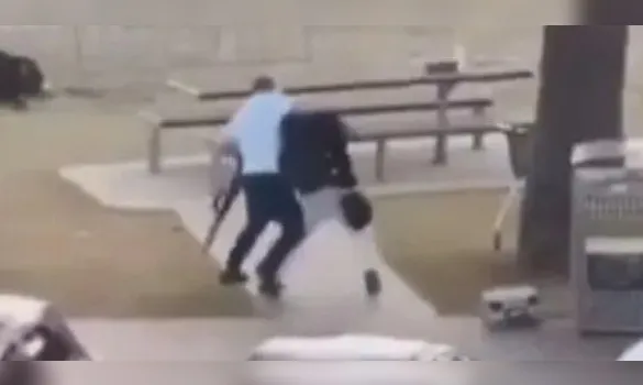 Imagem ilustrativa da imagem Homem que desarmou atirador em ataque na Austrália passa por cirurgia