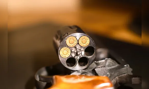 Imagem ilustrativa da imagem PM é baleado em confusão com policial civil em Salinas