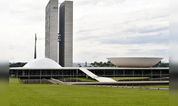 Imagem ilustrativa da imagem Câmara dos Deputados publica edital de concurso; salários chegam a R$ 30 mil