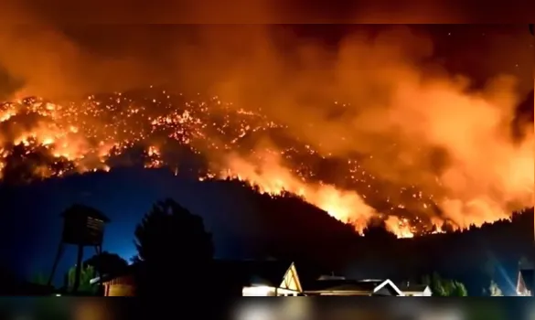 Imagem ilustrativa da imagem Incêndio florestal de grandes proporções atinge a Patagônia&nbsp;