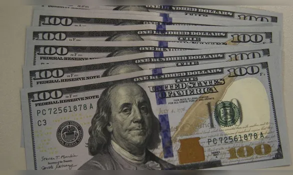 Imagem ilustrativa da imagem Após dias seguidos de alta, dólar cai e fecha em R$ 5,53