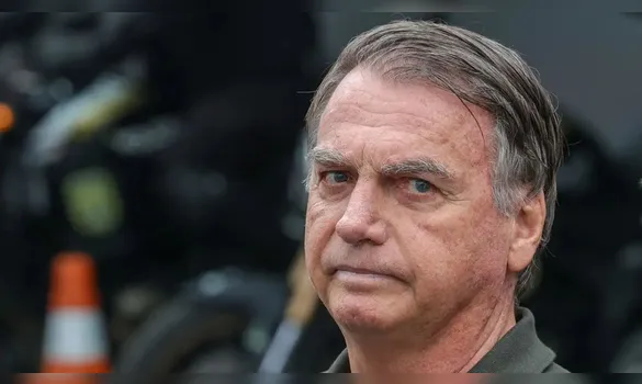 Imagem ilustrativa da imagem Bolsonaro passa por nova cirurgia após soluços, diz Michelle