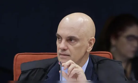 Imagem ilustrativa da imagem Moraes aponta 'modus operandi' sobre risco de fuga para ordenar domiciliar a condenados