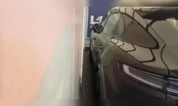 Imagem ilustrativa da imagem Carro de luxo de quase R$ 1 milhão é apreendido na divisa do Pará