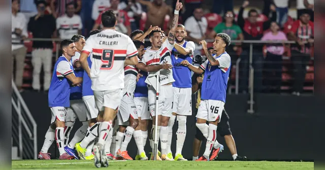 Imagem ilustrativa da notícia São Paulo vence Santos em clássico com duras críticas à arbitragem