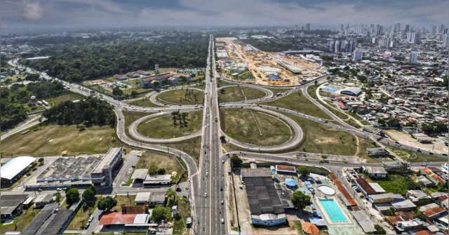 Imagem ilustrativa da notícia Acidente provoca longo congestionamento na avenida Júlio César, em Belém