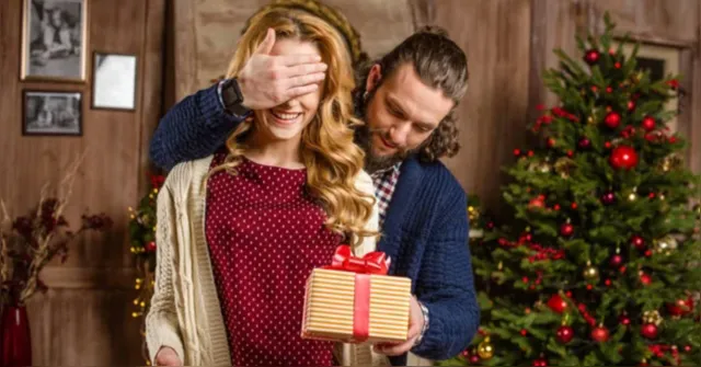 Imagem ilustrativa da notícia Não gostou do presente de Natal? Veja os direitos para troca e devolução