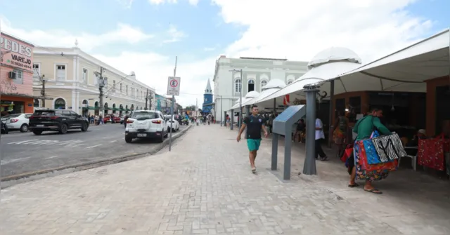 Imagem ilustrativa da notícia Prefeitura de Belém ordena e limpa calçadão do Ver-o-Peso