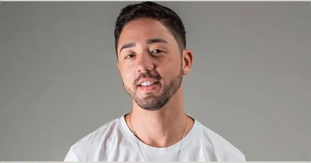 Imagem ilustrativa da notícia Rico cogita cirurgia para diminuir a altura: “Serrar os ossos da perna”